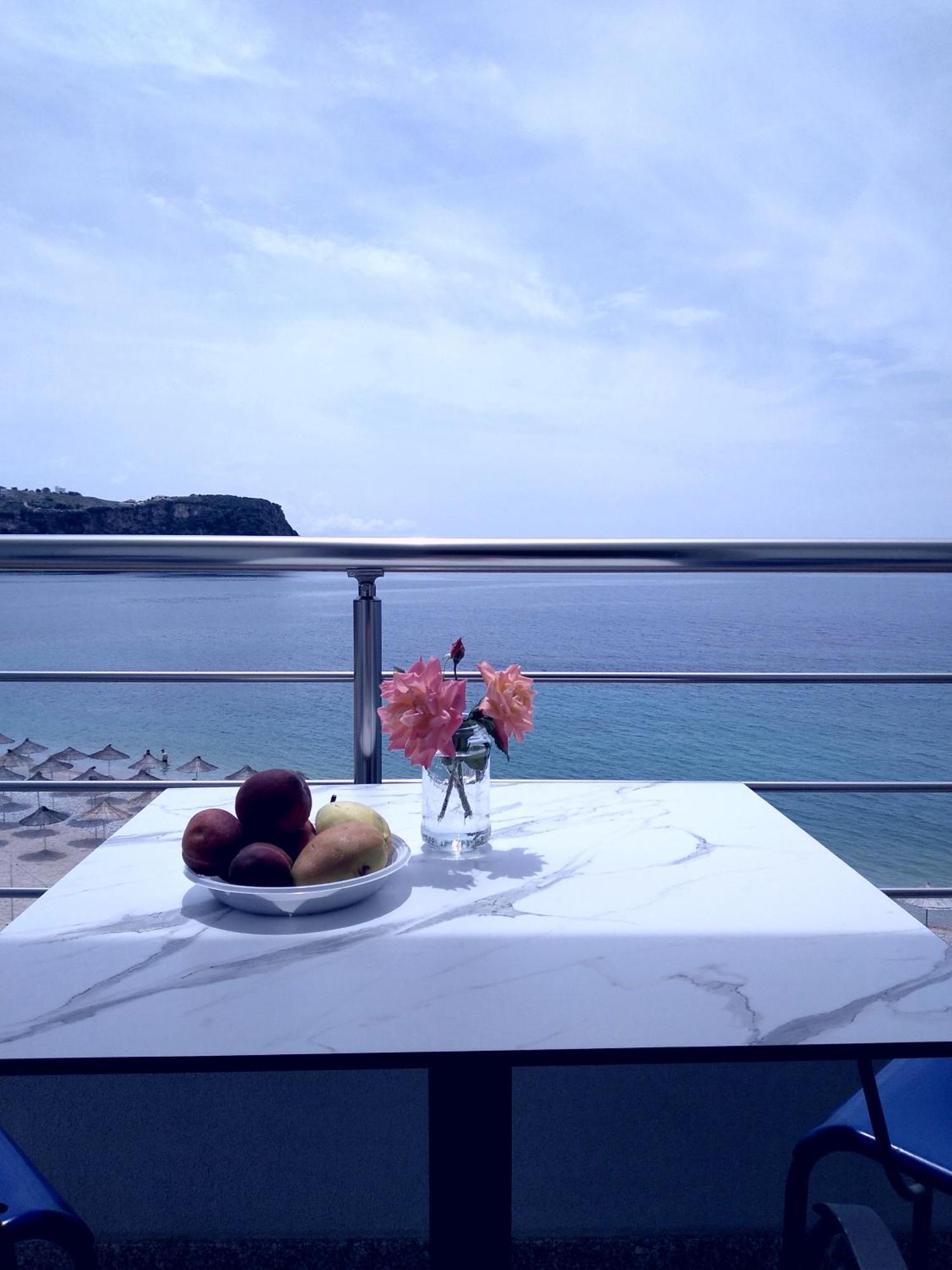 Nadim Rooms Himare Luaran gambar