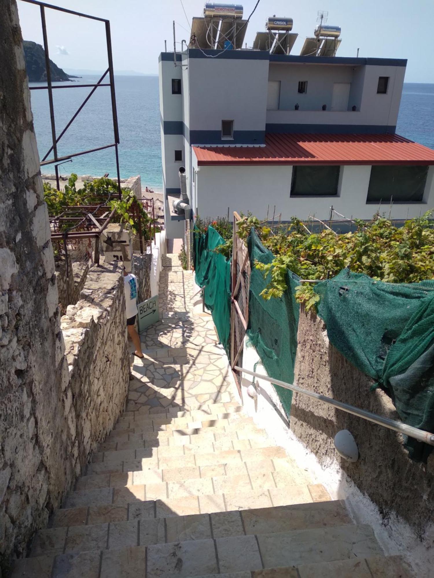 Nadim Rooms Himare Luaran gambar