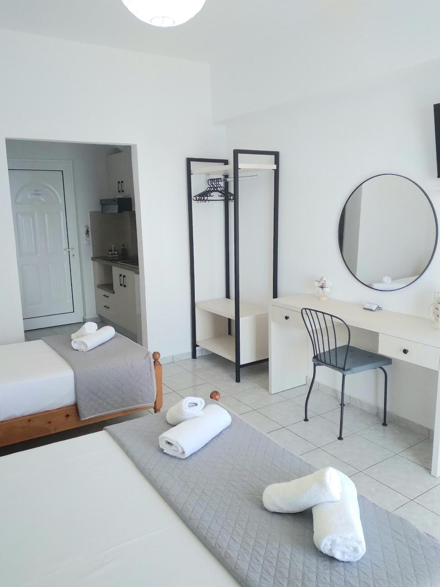 Nadim Rooms Himare Luaran gambar